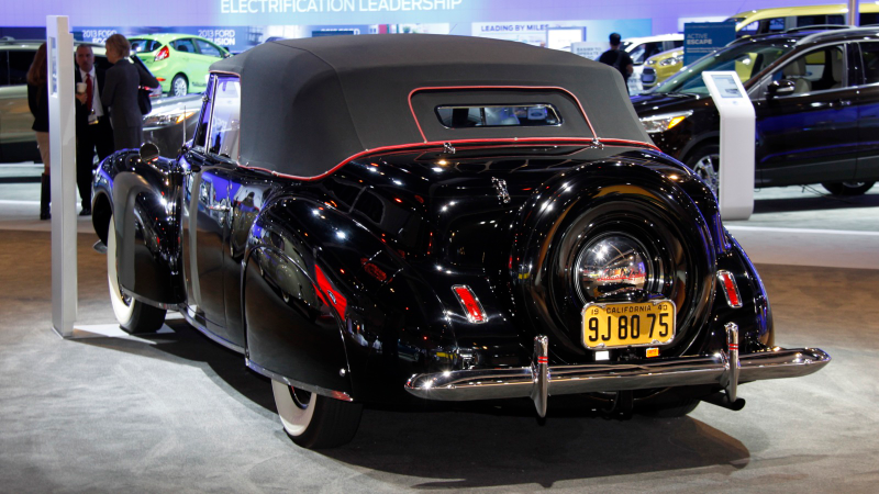 Illustration for article titled No Car At The Lincoln Stand Is Newer Than 1961